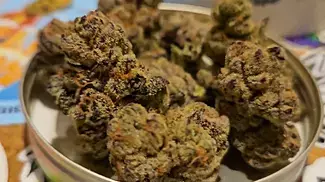 Glass Pharms Glitter Bomb       19% thc 1% cbd