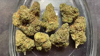 AND ITS FRUITY ! So - pink kushy, gassy, fruity diesel, with a woody sandalwood after taste.