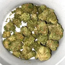 Khiron SBB T25 Strawberry Blitz Medical Cannabis Flower