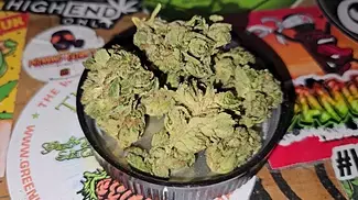 tilray purps  22%THC  1.0% CBD  15G £75