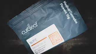 Curaleaf - Wedding Pop Triangle T24 (UK Medical Cannabis Look and Review 2024)
